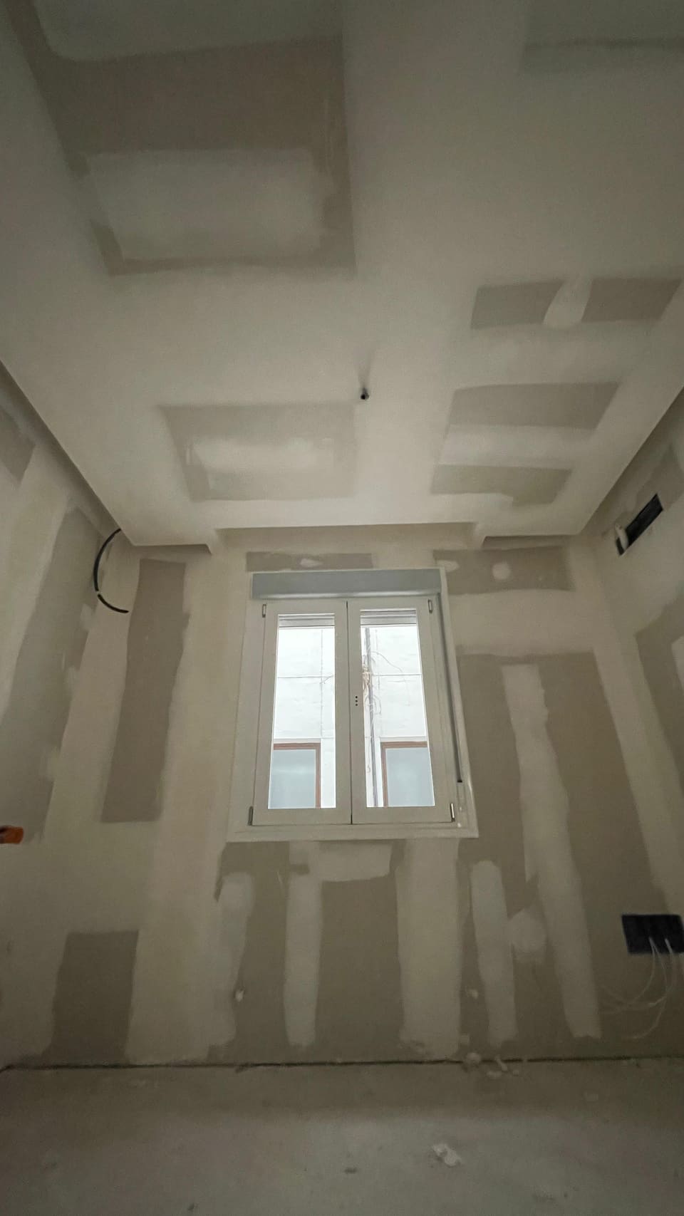 Instalación de techo de pladur con foseado rectangular en vivienda